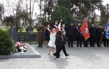 Uroczystości upamiętniające 86. rocznicę Zbrodni Katyńskiej oraz 16. rocznicę tragedii Smoleńskiej 8