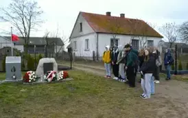 24 marca 2025 r. w&nbsp;Gminie Zaręby Kościelne oddano hołd Polakom, kt&oacute;rzy ratowali Żyd&oacute;w pod okupacją niemiecką