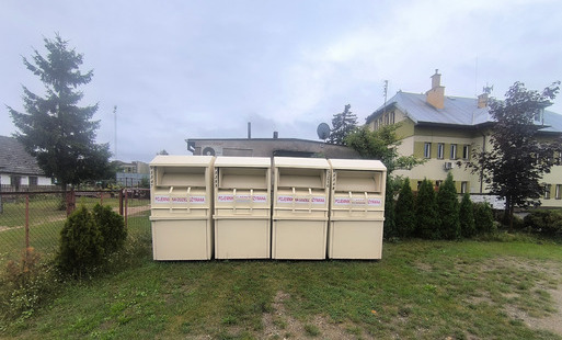 Nowe pojemniki na odzież i tekstylia w Gminie Zaręby Kościelne 